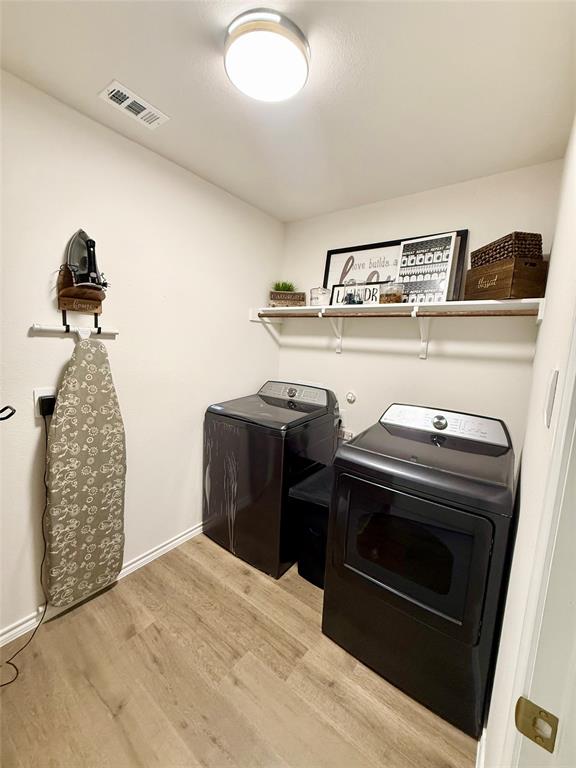 Enclave Pecan Crk Ph III - Residential Lease