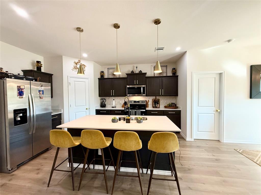 Enclave Pecan Crk Ph III - Residential Lease