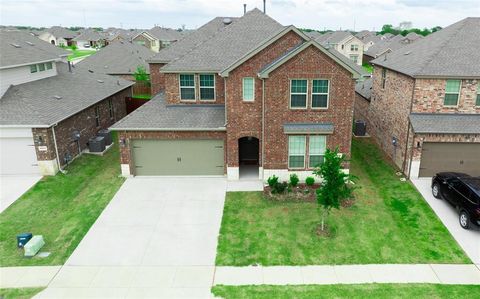 Photo of 9820 Elk Falls Ln, Aubrey, TX 76227 (MLS # 21242092)