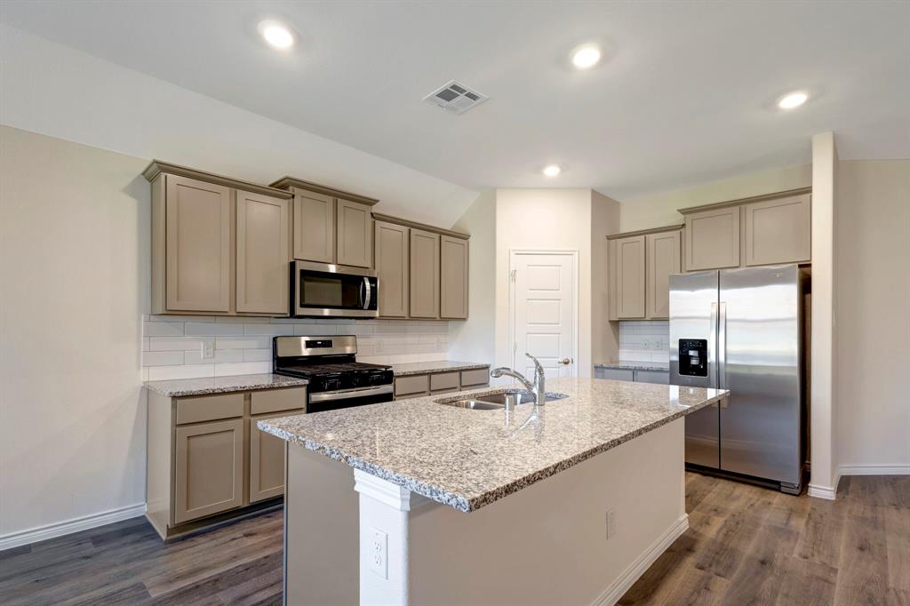 Whitewing Trails Ph 2b - Residential Lease