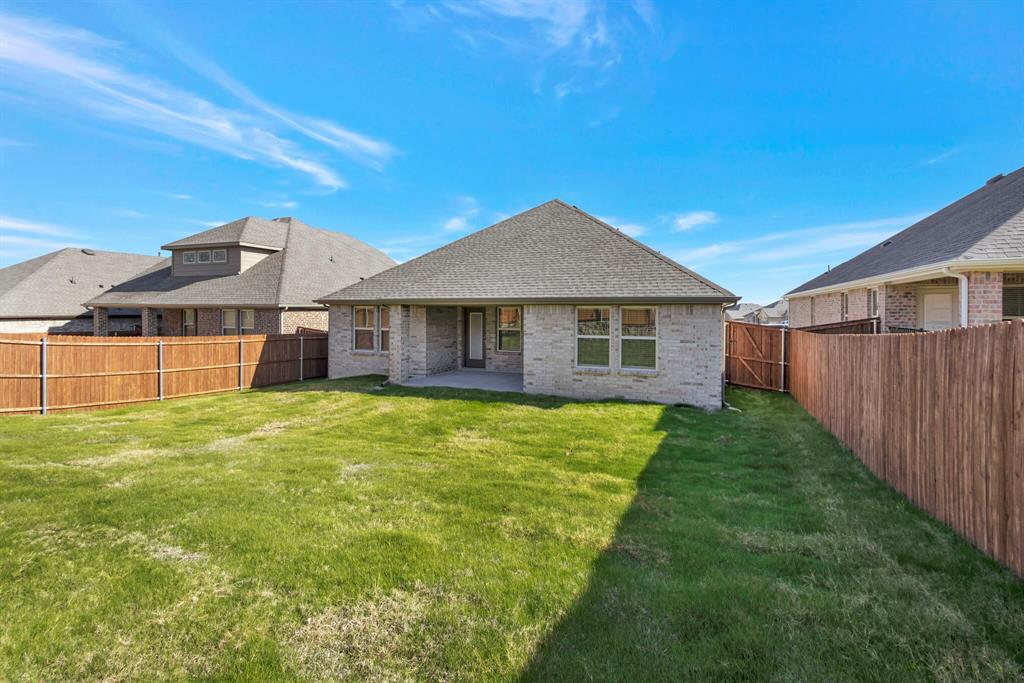 Whitewing Trails Ph 2b - Residential Lease