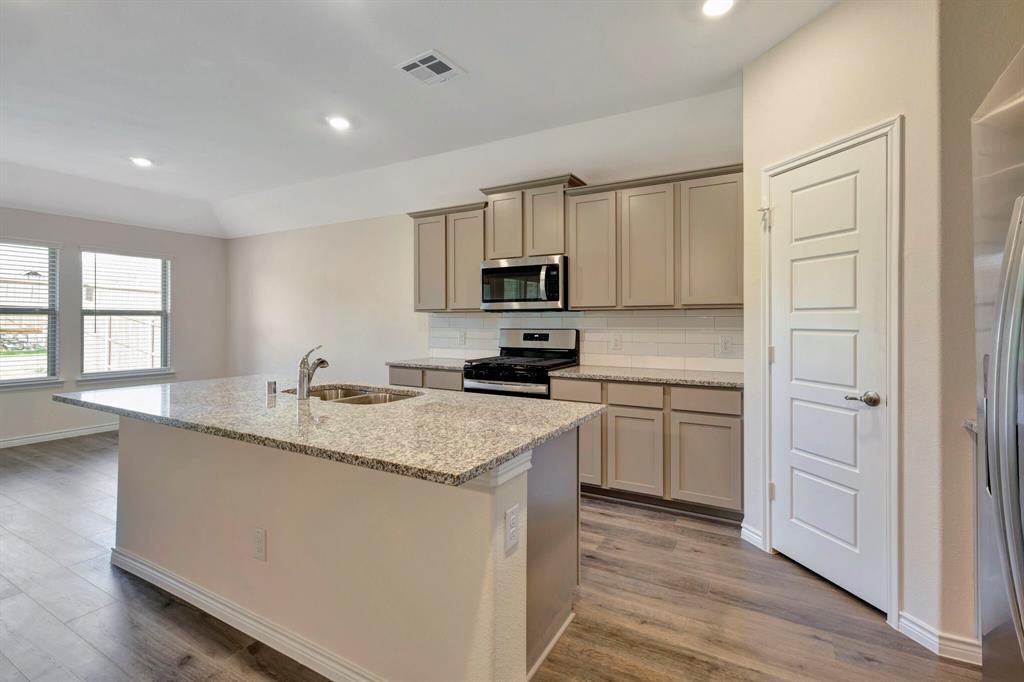 Whitewing Trails Ph 2b - Residential Lease