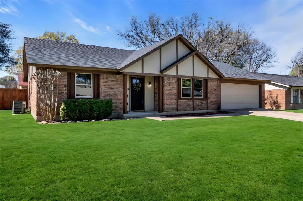 5529 Wood View Street