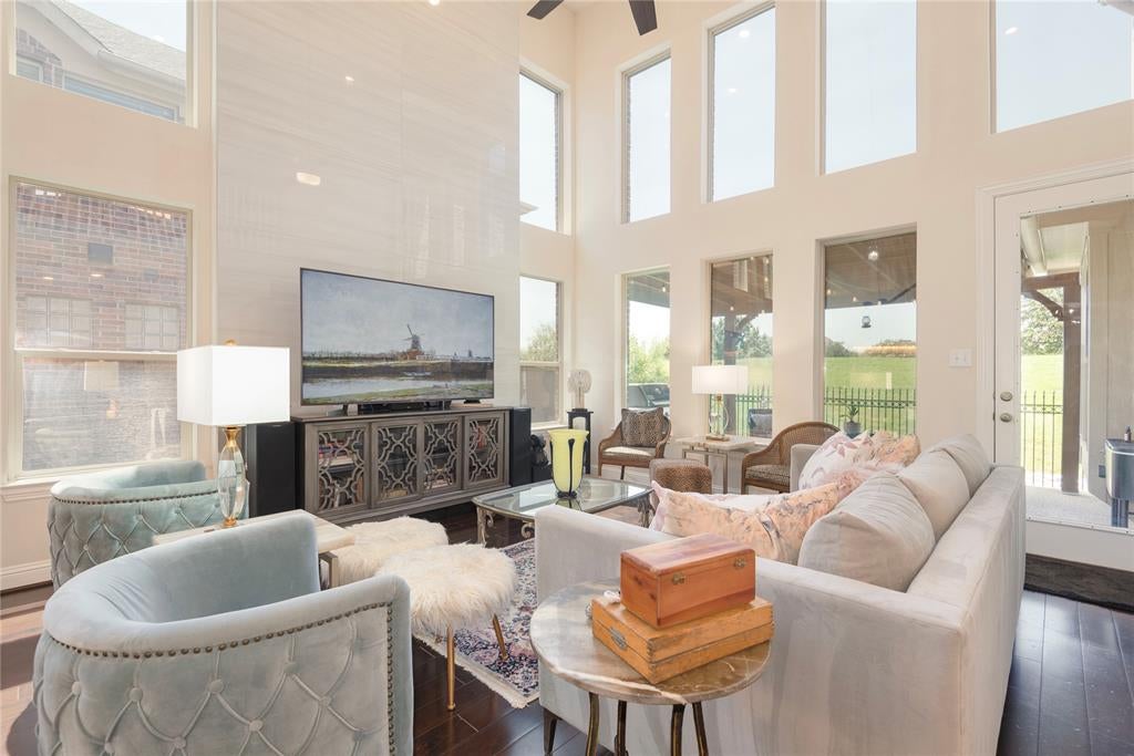 8320 Lindsay Gardens