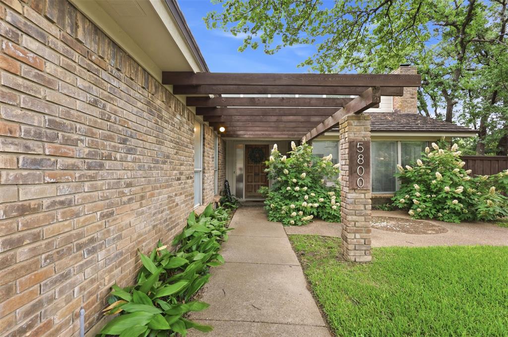 5800 Thoreau Lane
