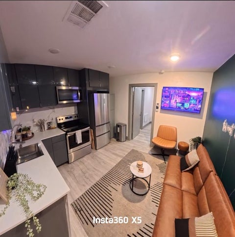 Photo of 1415 Bennett Avenue #208, Dallas, TX 75206 (MLS # 21385421)