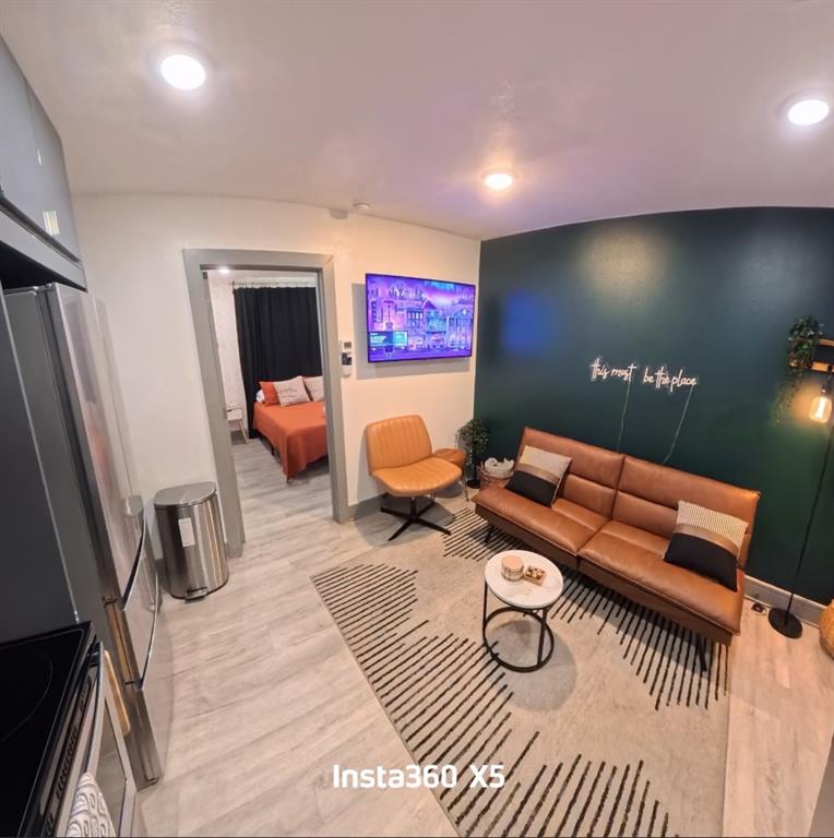 1415 Bennett Avenue 208