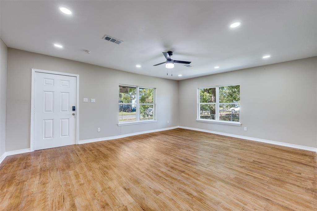 609 W Owing Street