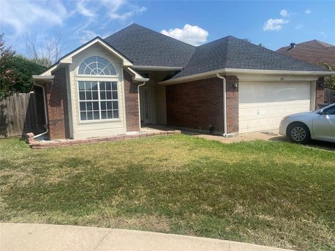 961 Grasswood Court Arlington TX 76017