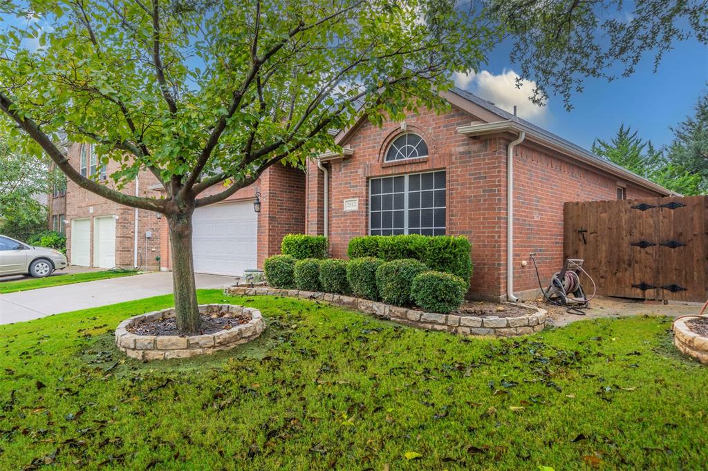 2812 Maple Creek Drive
