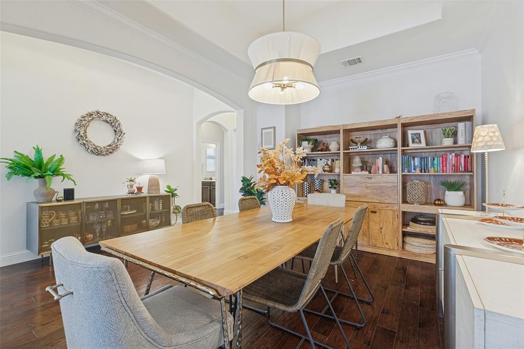 3605 Saint Croix Avenue