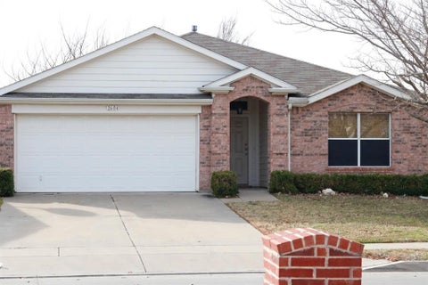 Photo of 1604 Desperado Road, Fort Worth, TX 76131 (MLS # 21380916)
