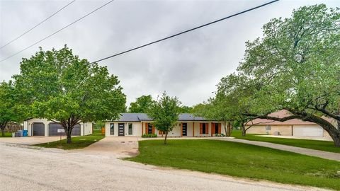 512 Grandview Drive Granbury TX 76049