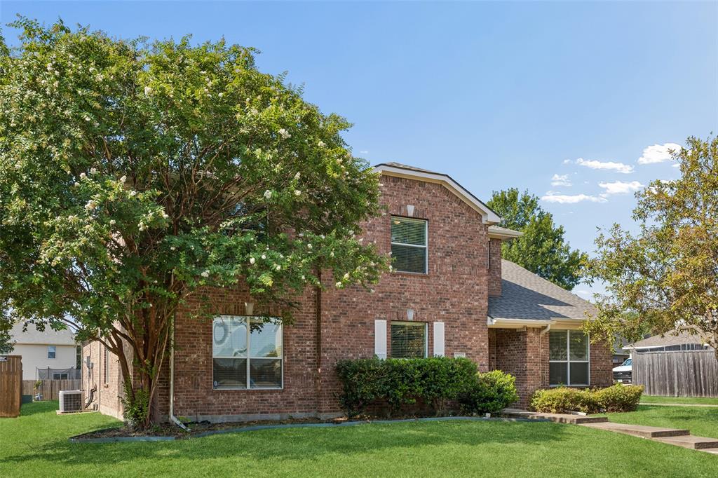 3605 Hawthorne Trail