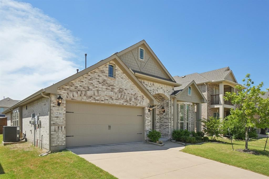 1236 Arrowwood Drive