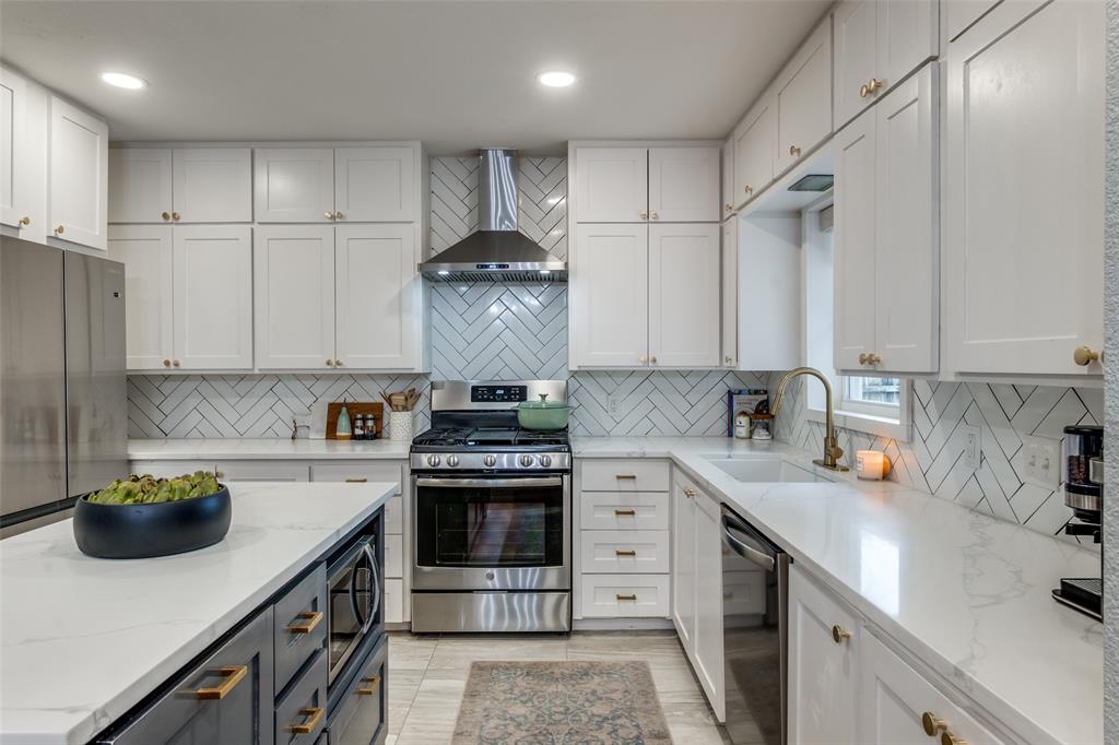 3715 Clover Lane