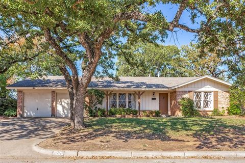 6229 Warrington Place Fort Worth TX 76112