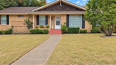 Photo of 5427 Longleaf Lane, Dallas, TX 75232 (MLS # 21384240)