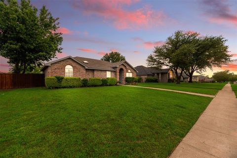 1318 Meadow Creek Drive Lancaster TX 75146