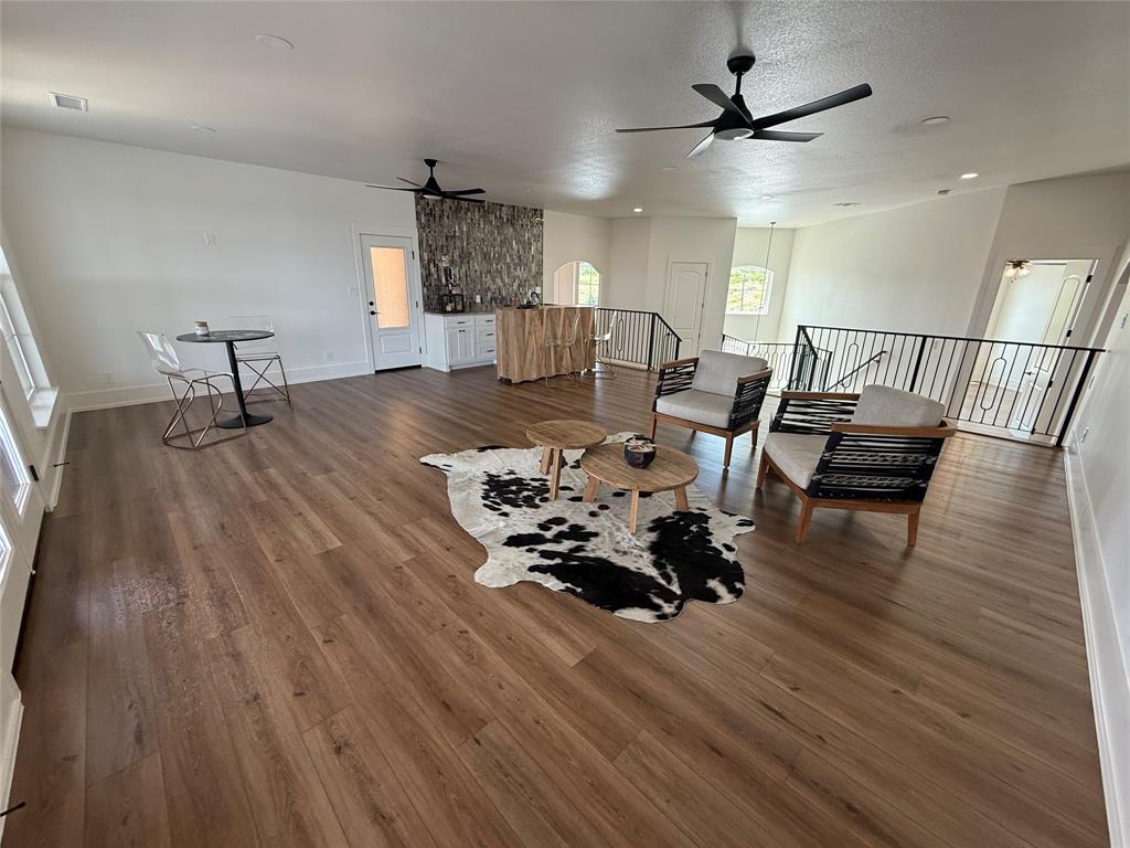 sportsmans world - Residential