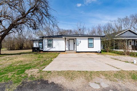 1112 Marshall Street Greenville TX 75401