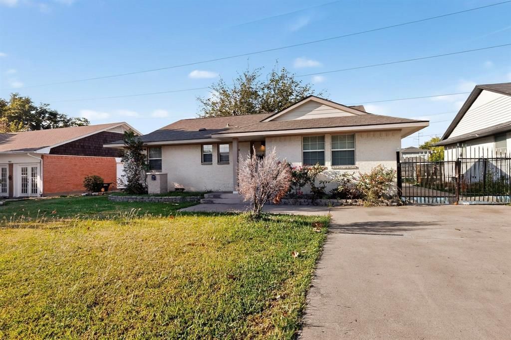 Photo of 4429 Oleander Trail, Mesquite, TX 75150 (MLS # 21086504)