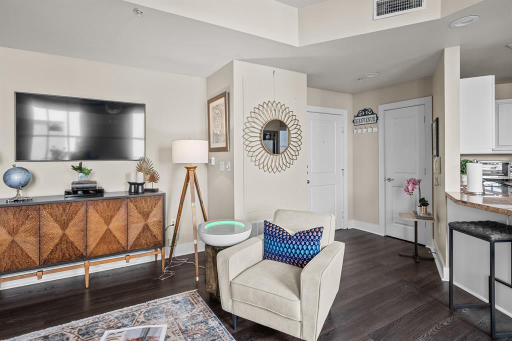 411 W 7th Street 302