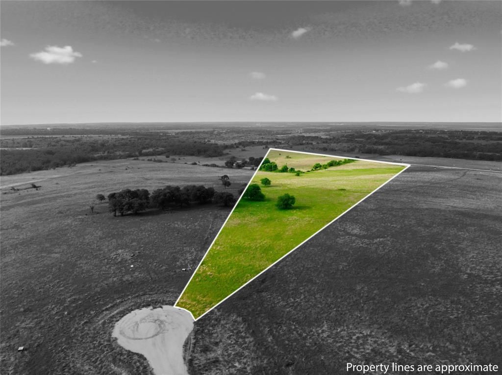 Photo of Lot 78 Crest View Trail, Hillsboro, TX 76645 (MLS # 21251973)