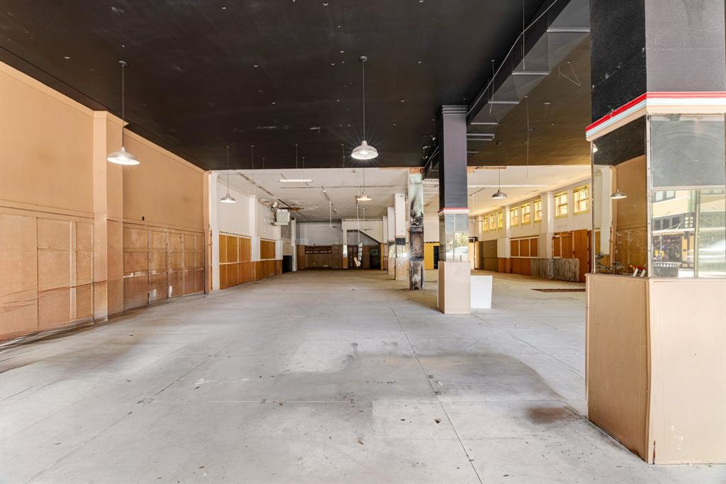 City Of Paris - Commercial Sale