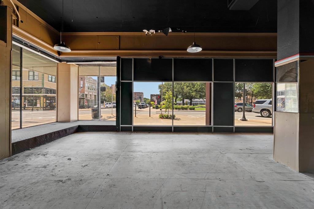 City Of Paris - Commercial Sale