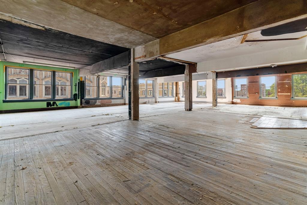 City Of Paris - Commercial Sale