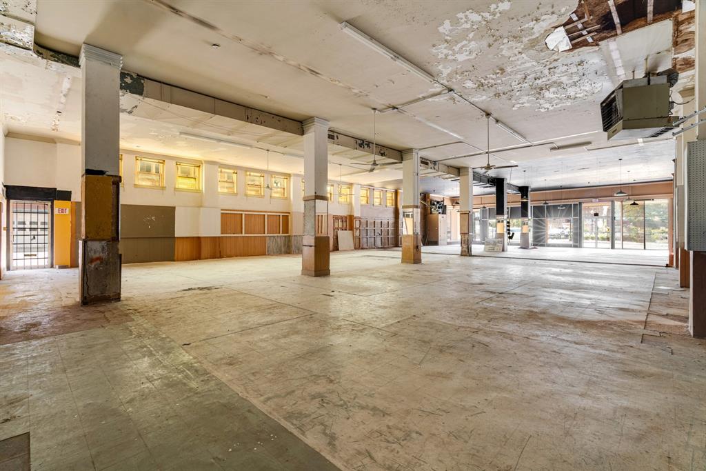 City Of Paris - Commercial Sale