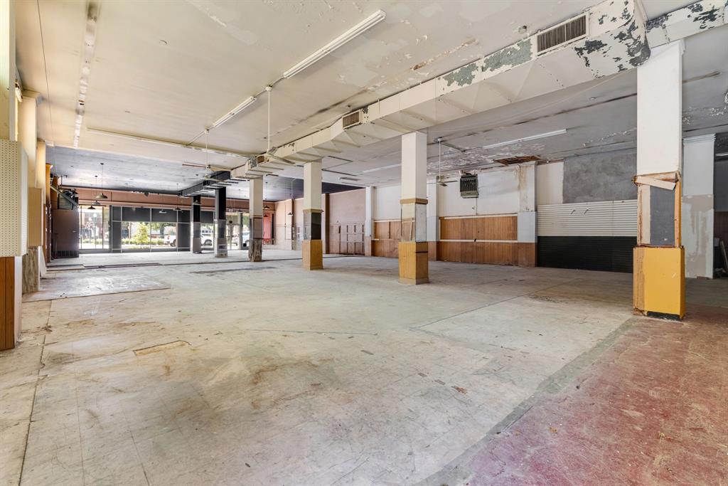 City Of Paris - Commercial Sale