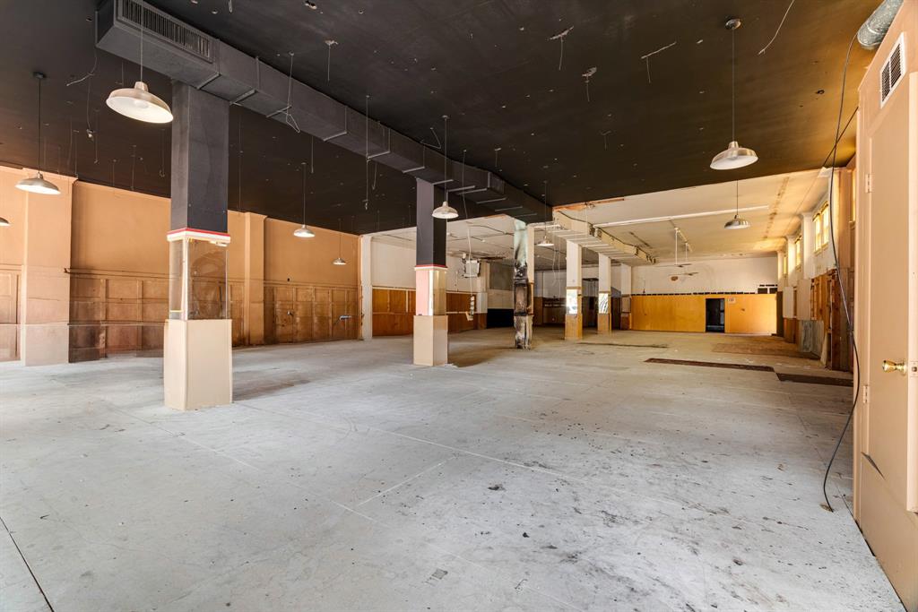 City Of Paris - Commercial Sale