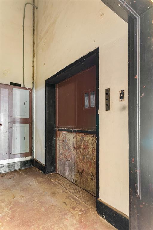 City Of Paris - Commercial Sale