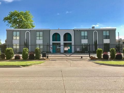 Photo of 2106 Bennett Avenue #207, Dallas, TX 75206 (MLS # 21331112)