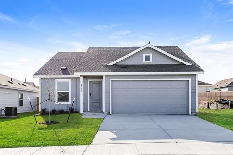 Photo of 2708 River Knoll Lane, Fort Worth, TX 76108 (MLS # 21229211)