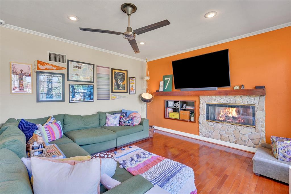 University-Rev - Residential