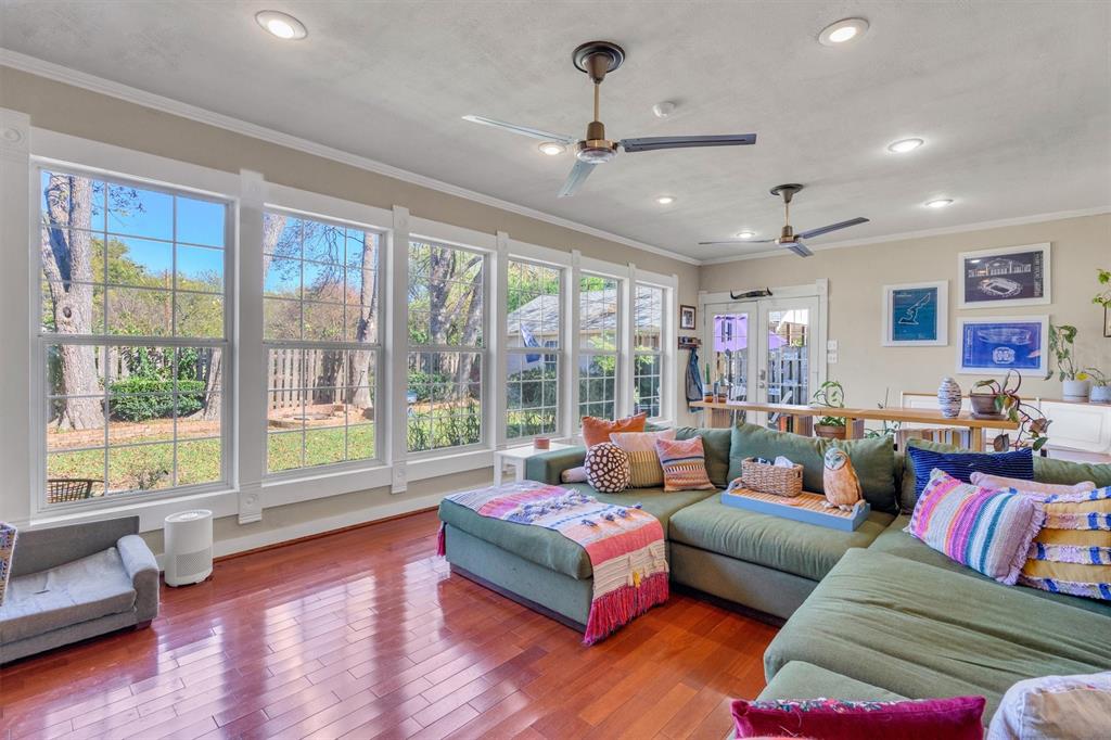 University-Rev - Residential