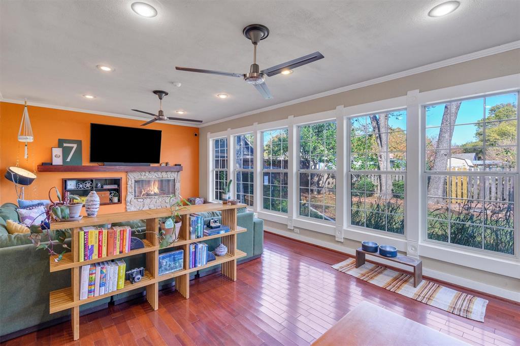 University-Rev - Residential