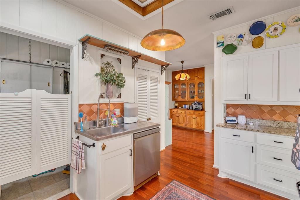 University-Rev - Residential