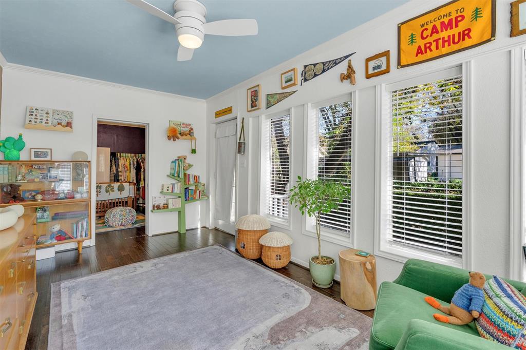 University-Rev - Residential