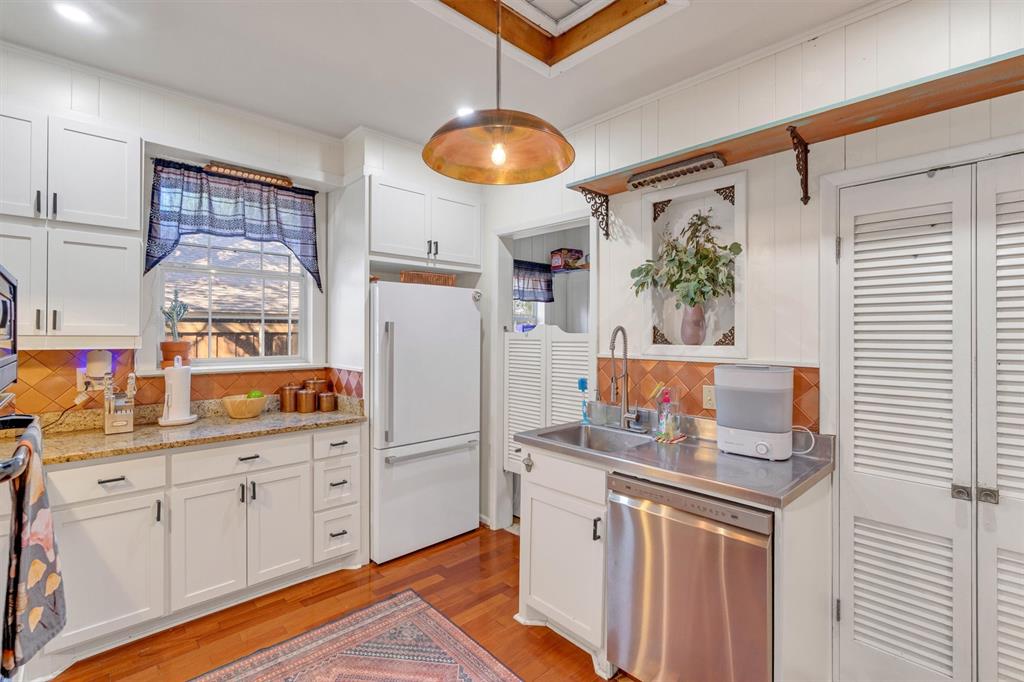 University-Rev - Residential