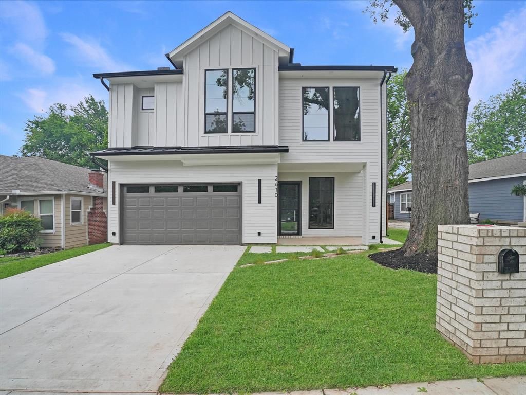 Photo of 2610 Emmett Street, Dallas, TX 75211 (MLS # 21251882)