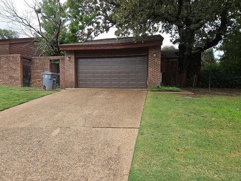 7807 High Oaks Circle Dallas TX 75231