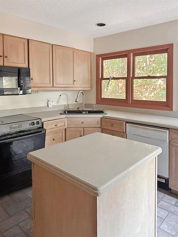 7807 High Oaks Circle