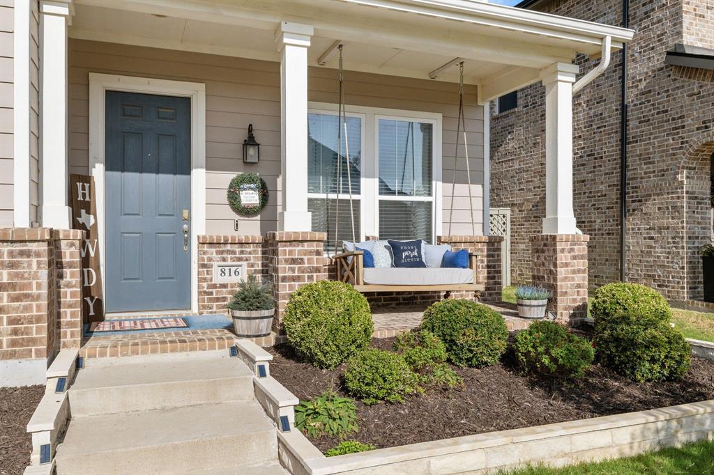 816 Pearl Place
