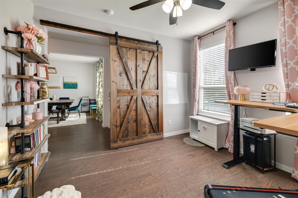 816 Pearl Place
