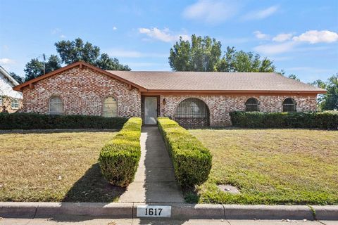 1617 Meadow lane Terrace Fort Worth TX 76112