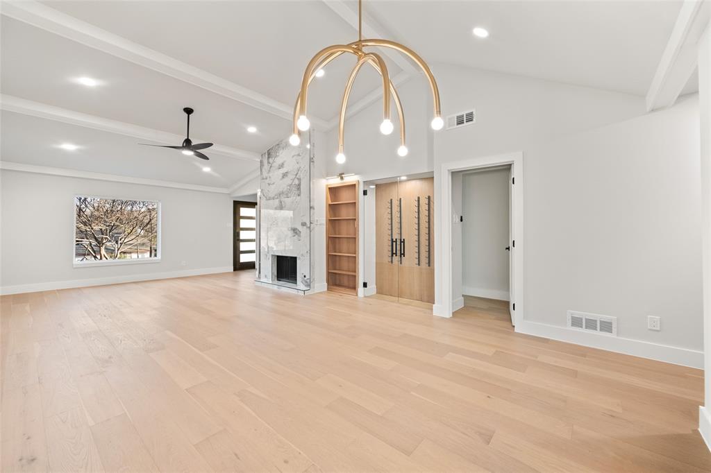 7639 Royal Lane